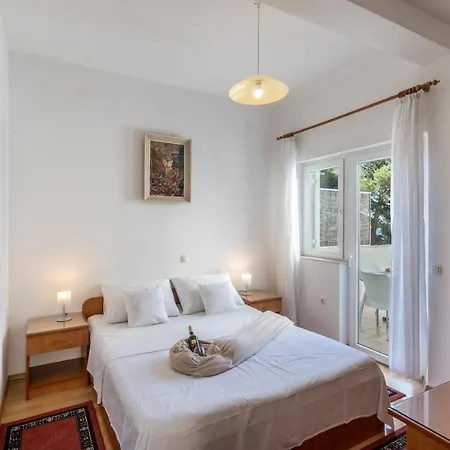 301a Apartment